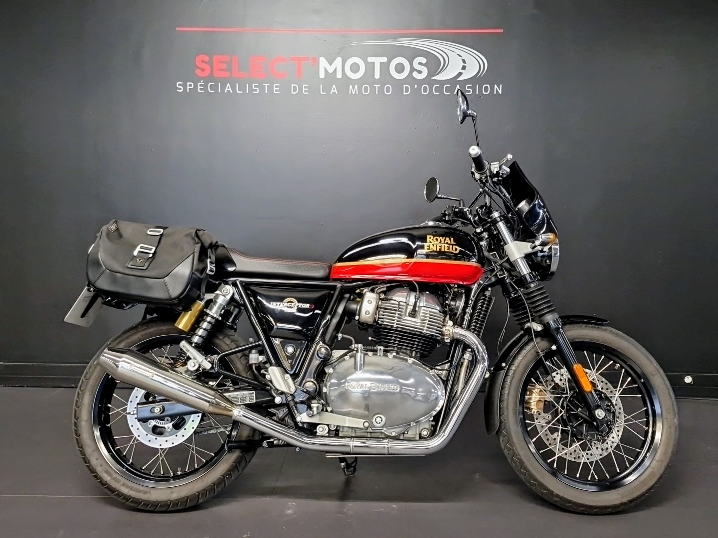 ROYAL ENFIELD INTERCEPTOR 650