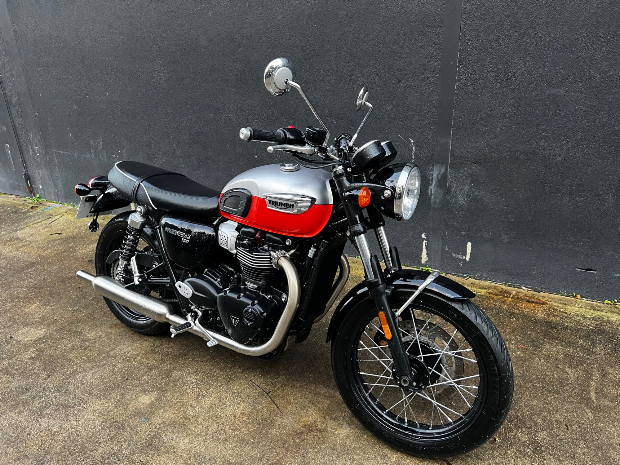 TRIUMPH Bonneville T100 - A2