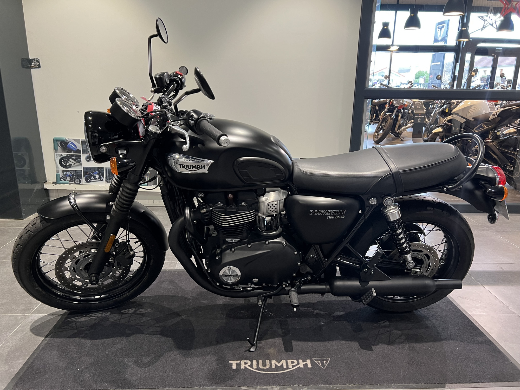 TRIUMPH Bonneville T100 Black - A2 – Image 3