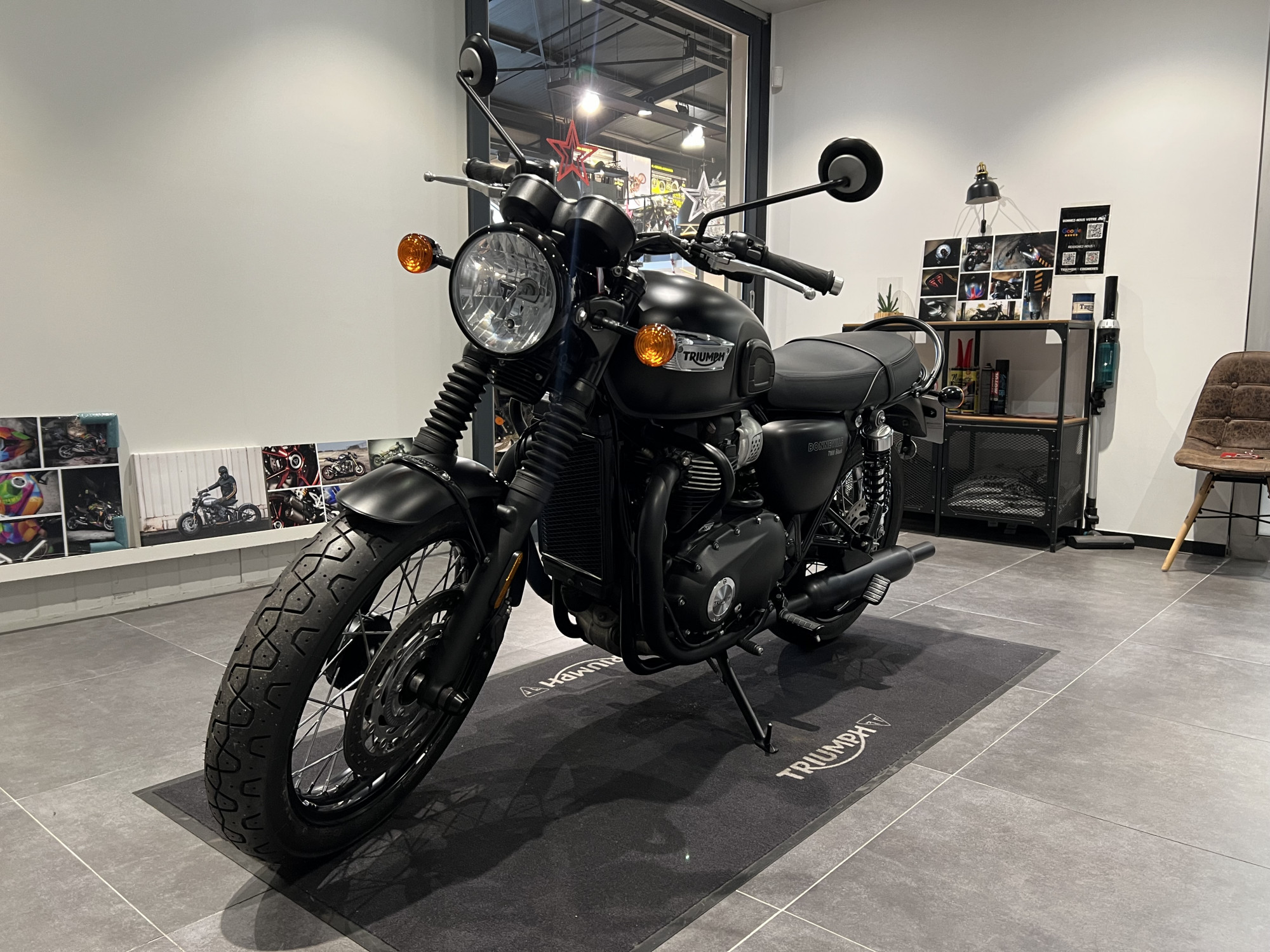 TRIUMPH Bonneville T100 Black - A2 – Image 4