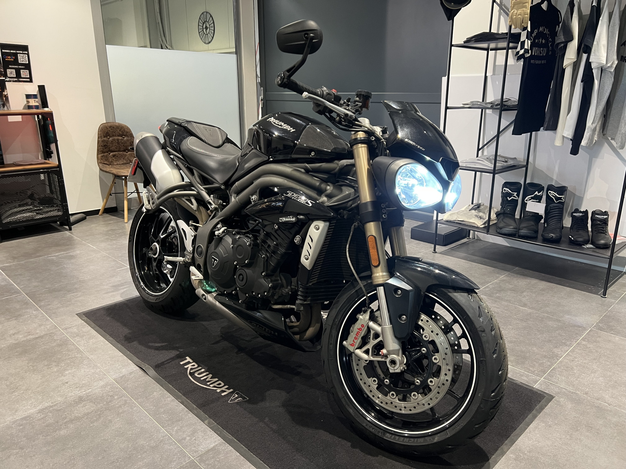 TRIUMPH SPEED TRIPLE 1050 S – Image 4
