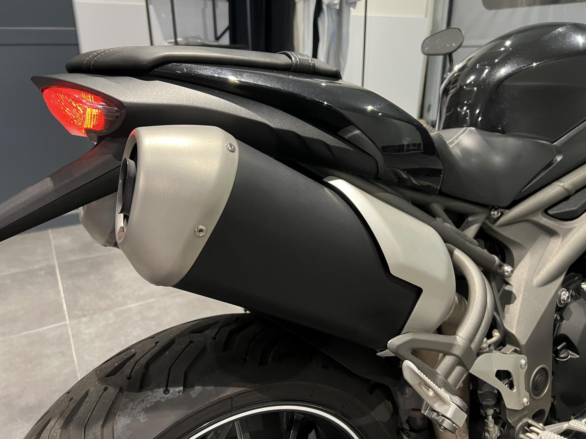 TRIUMPH SPEED TRIPLE 1050 S – Image 8