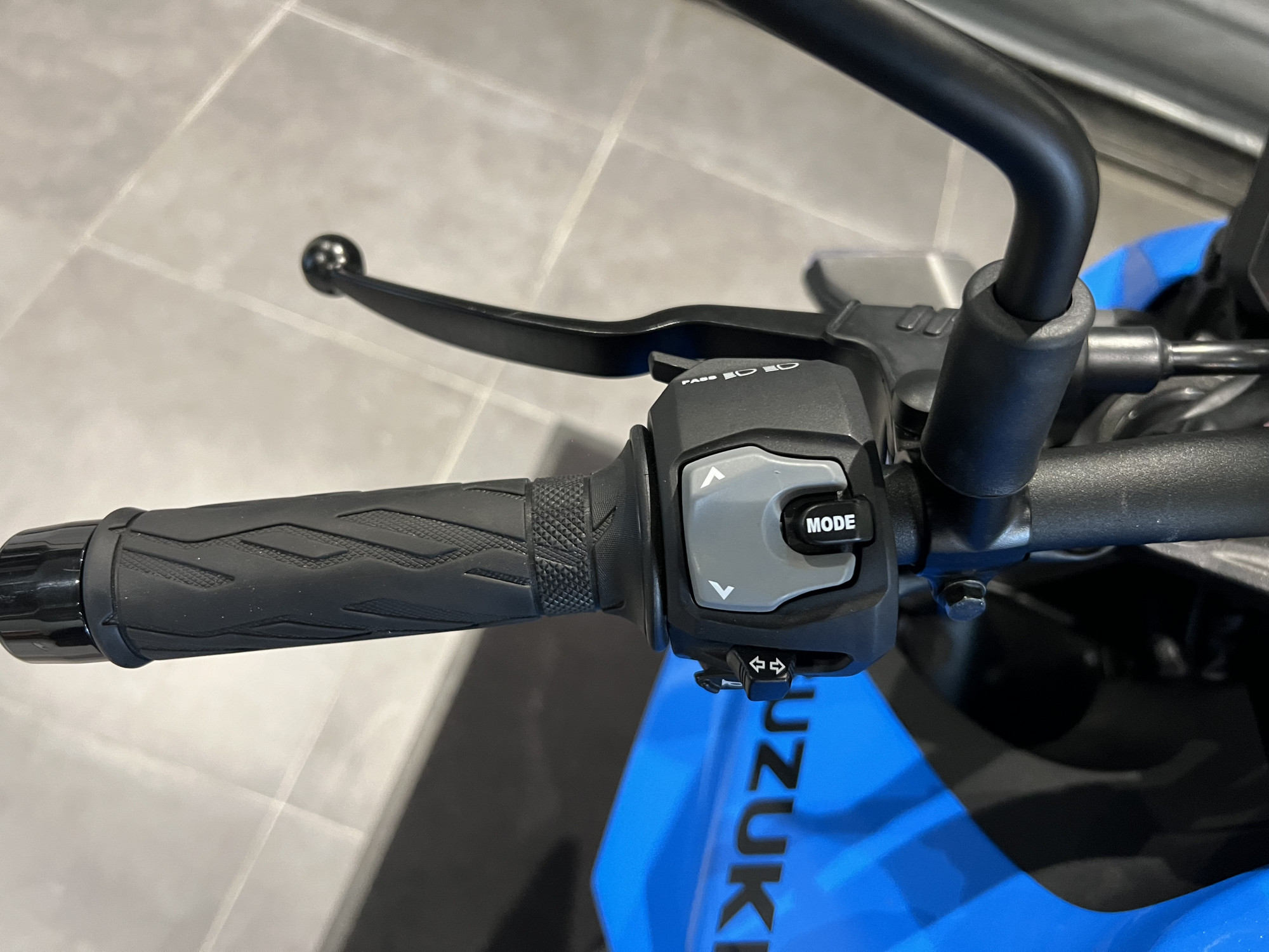 SUZUKI GSX-8S - A2 – Image 12