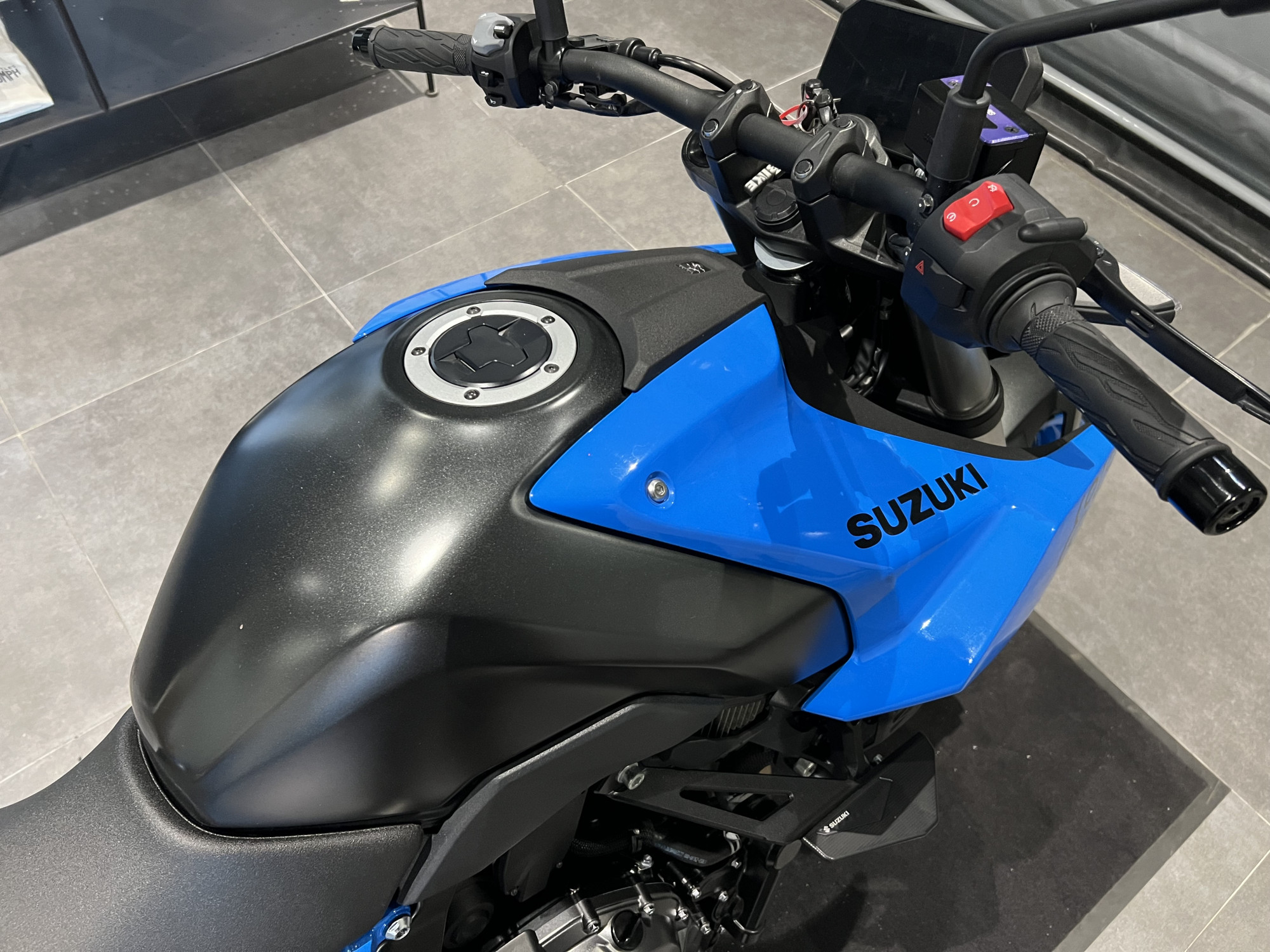 SUZUKI GSX-8S - A2 – Image 8