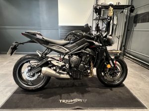 TRIUMPH STREET TRIPLE 765 R - A2