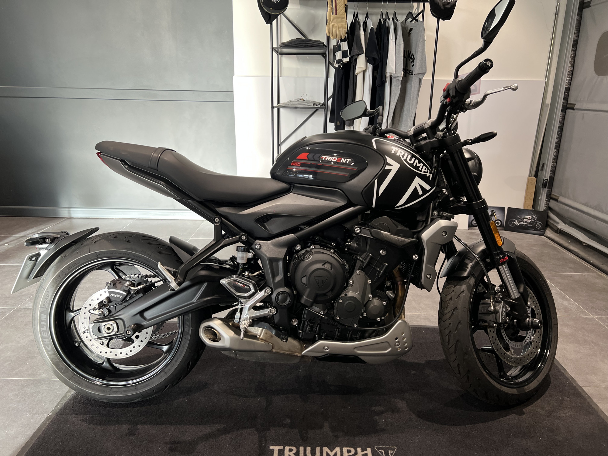 TRIUMPH TRIDENT 660 - A2