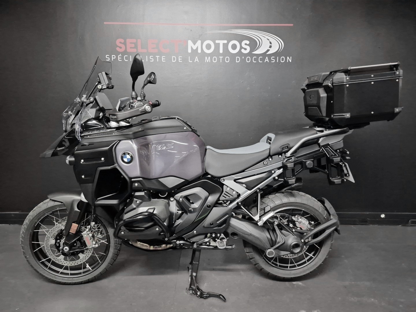 BMW R 1300 GSA TRIPLE BLACK – Image 2