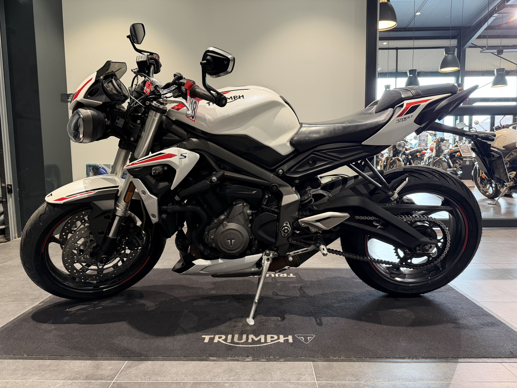 TRIUMPH STREET TRIPLE 660 S A2 – Image 2