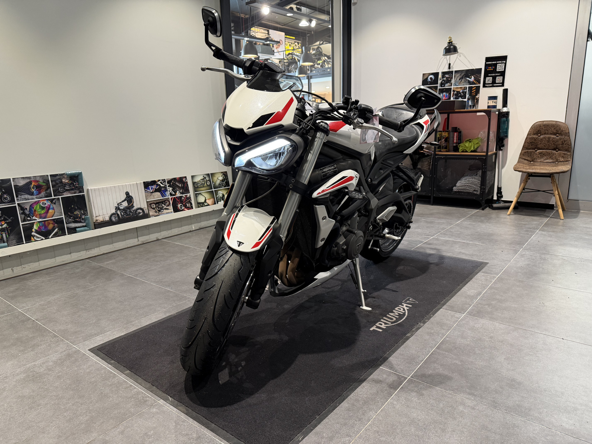TRIUMPH STREET TRIPLE 660 S A2 – Image 4