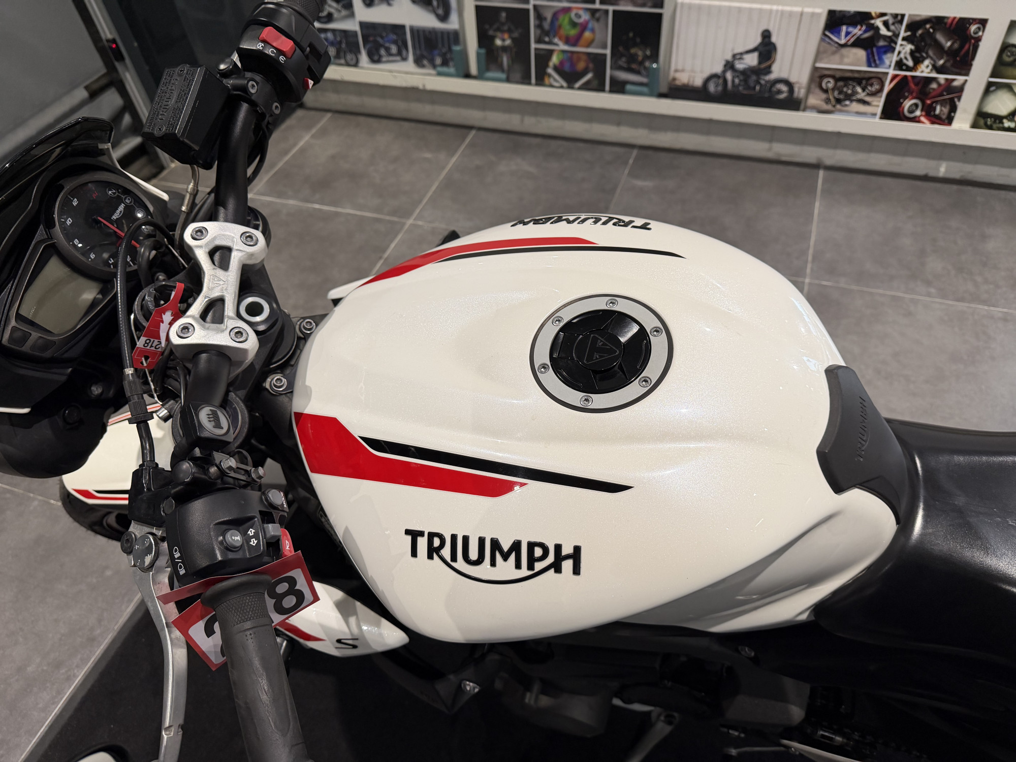 TRIUMPH STREET TRIPLE 660 S A2 – Image 10