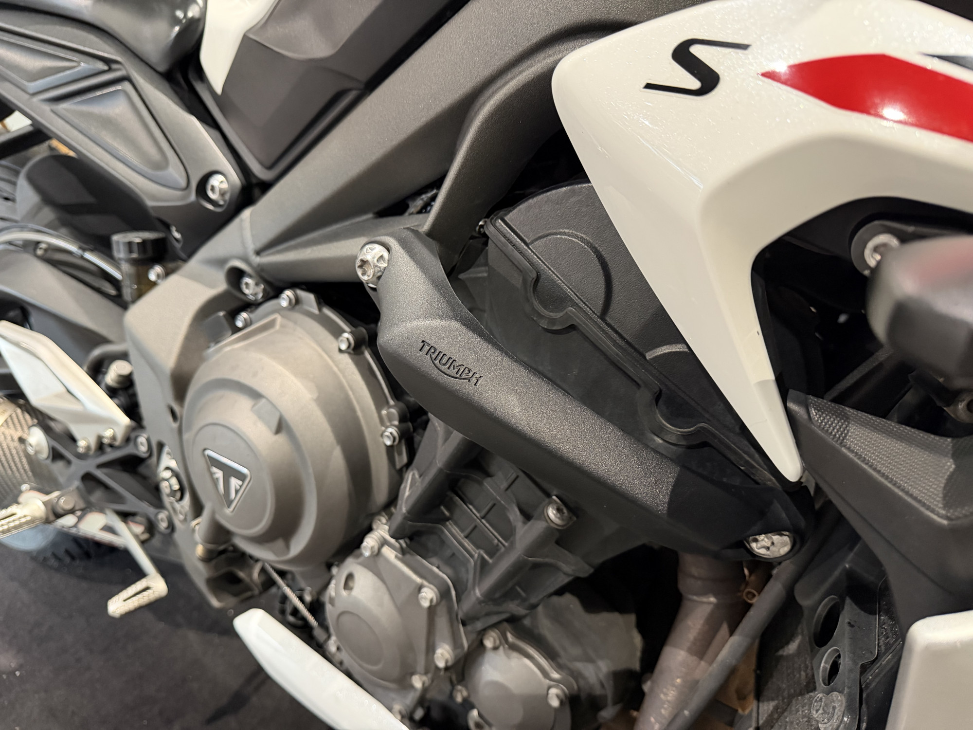 TRIUMPH STREET TRIPLE 660 S A2 – Image 11
