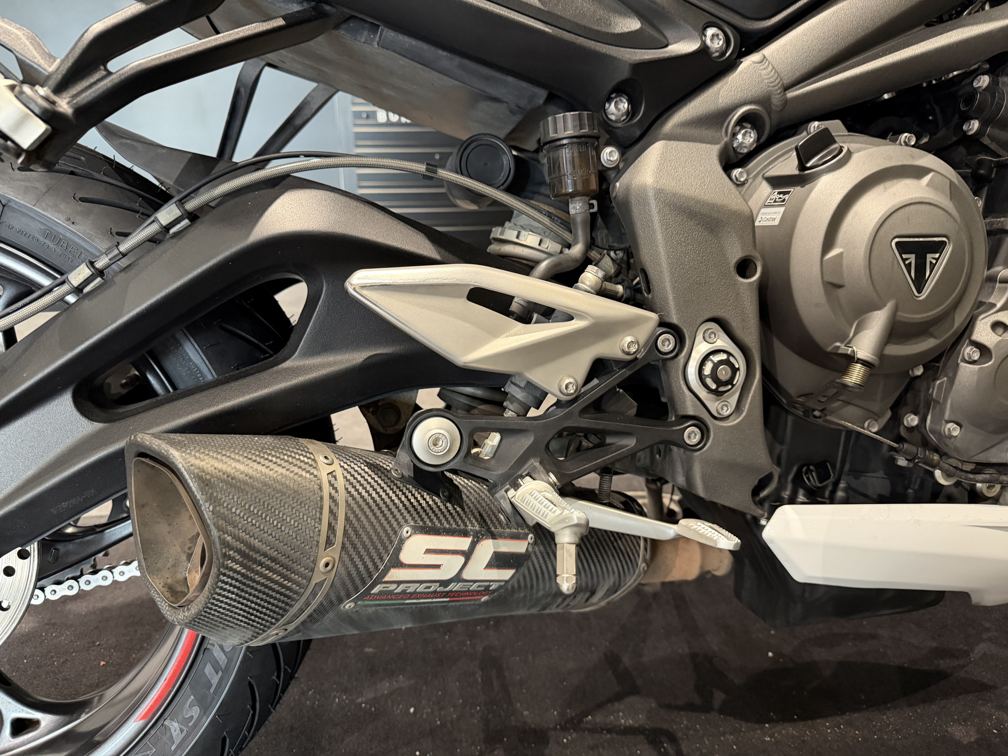 TRIUMPH STREET TRIPLE 660 S A2 – Image 12