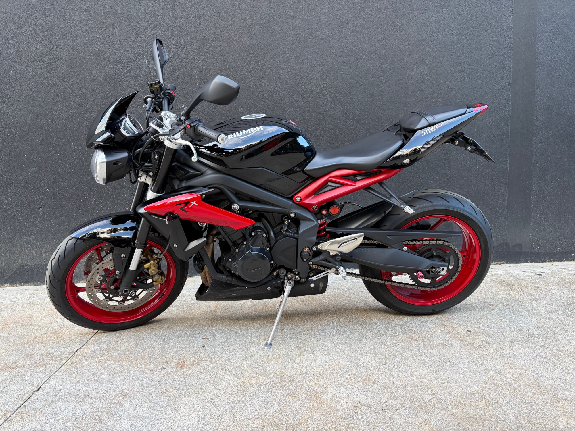 TRIUMPH STREET TRIPLE 675 RX – Image 3
