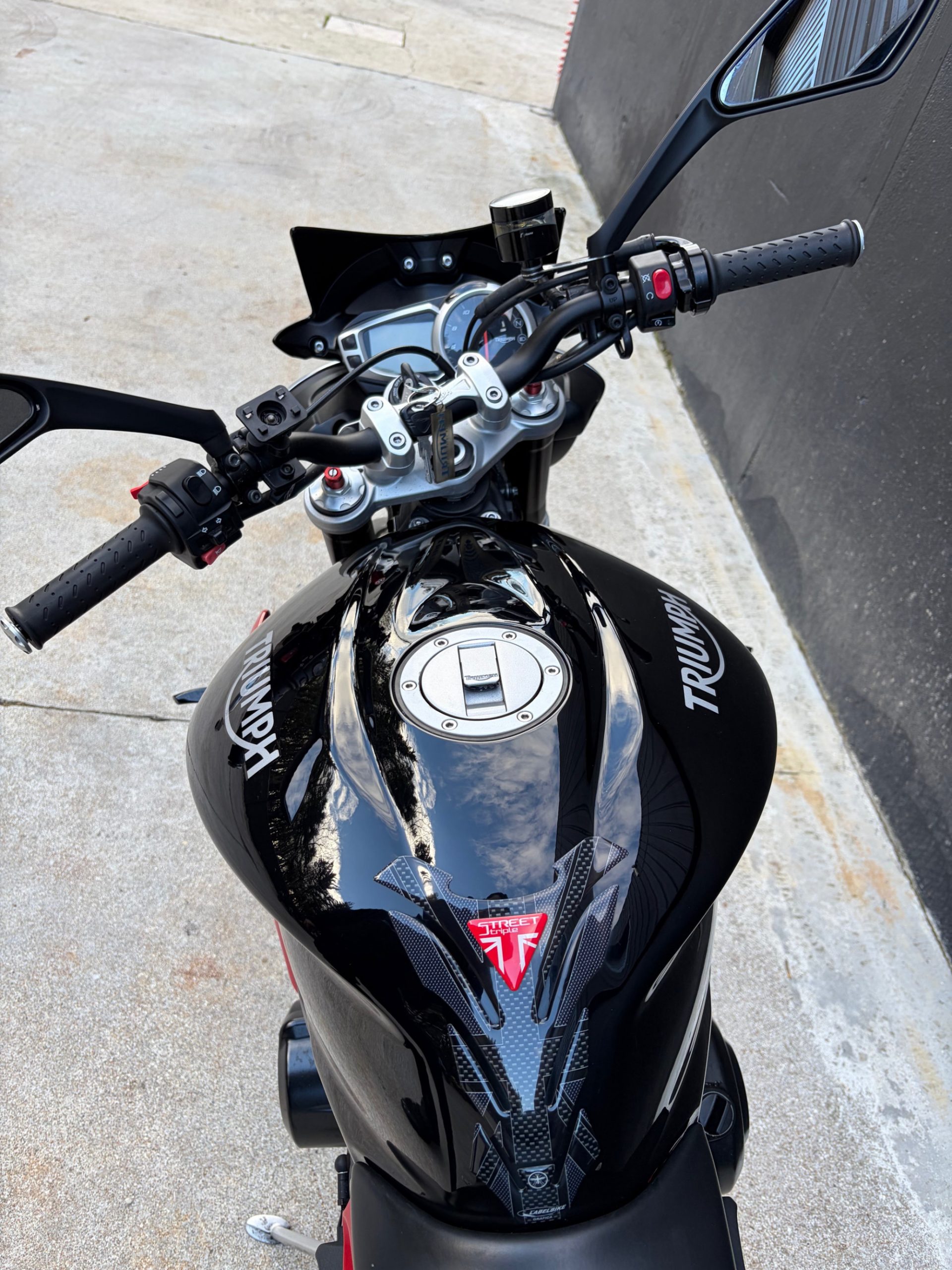 TRIUMPH STREET TRIPLE 675 RX – Image 4