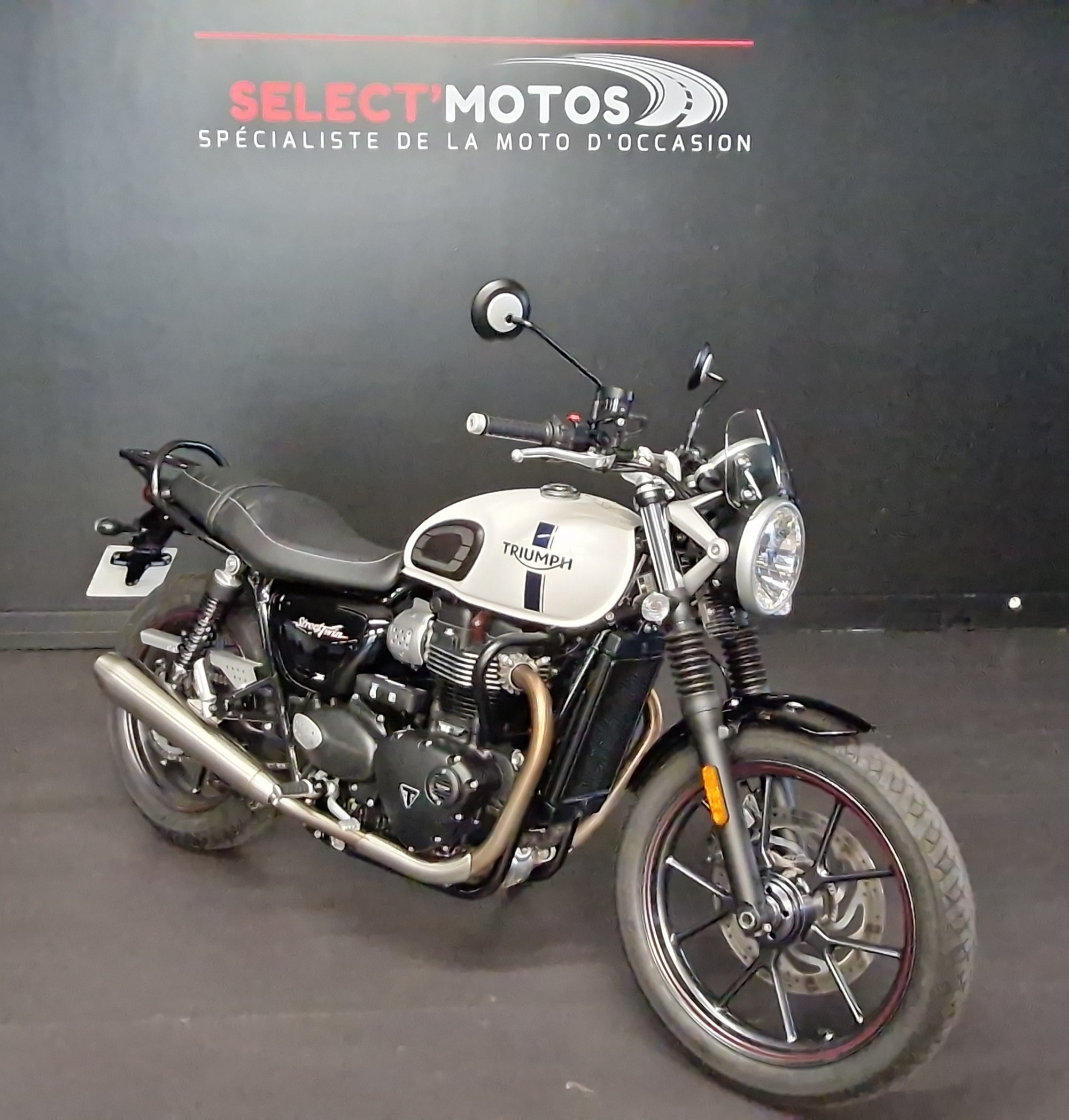 TRIUMPH STREET TWIN 900 – Image 3