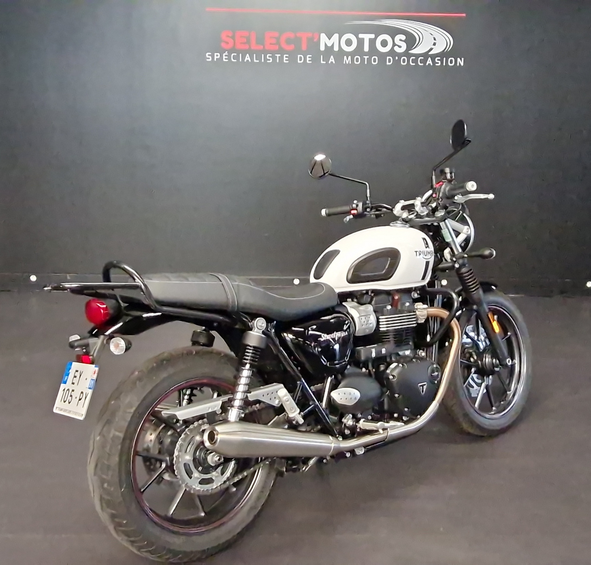 TRIUMPH STREET TWIN 900 – Image 4