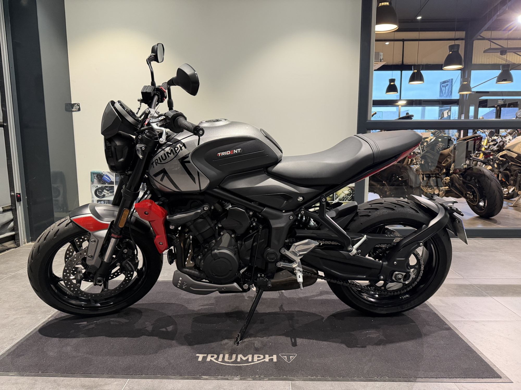 TRIUMPH TRIDENT 660 - A2 – Image 2