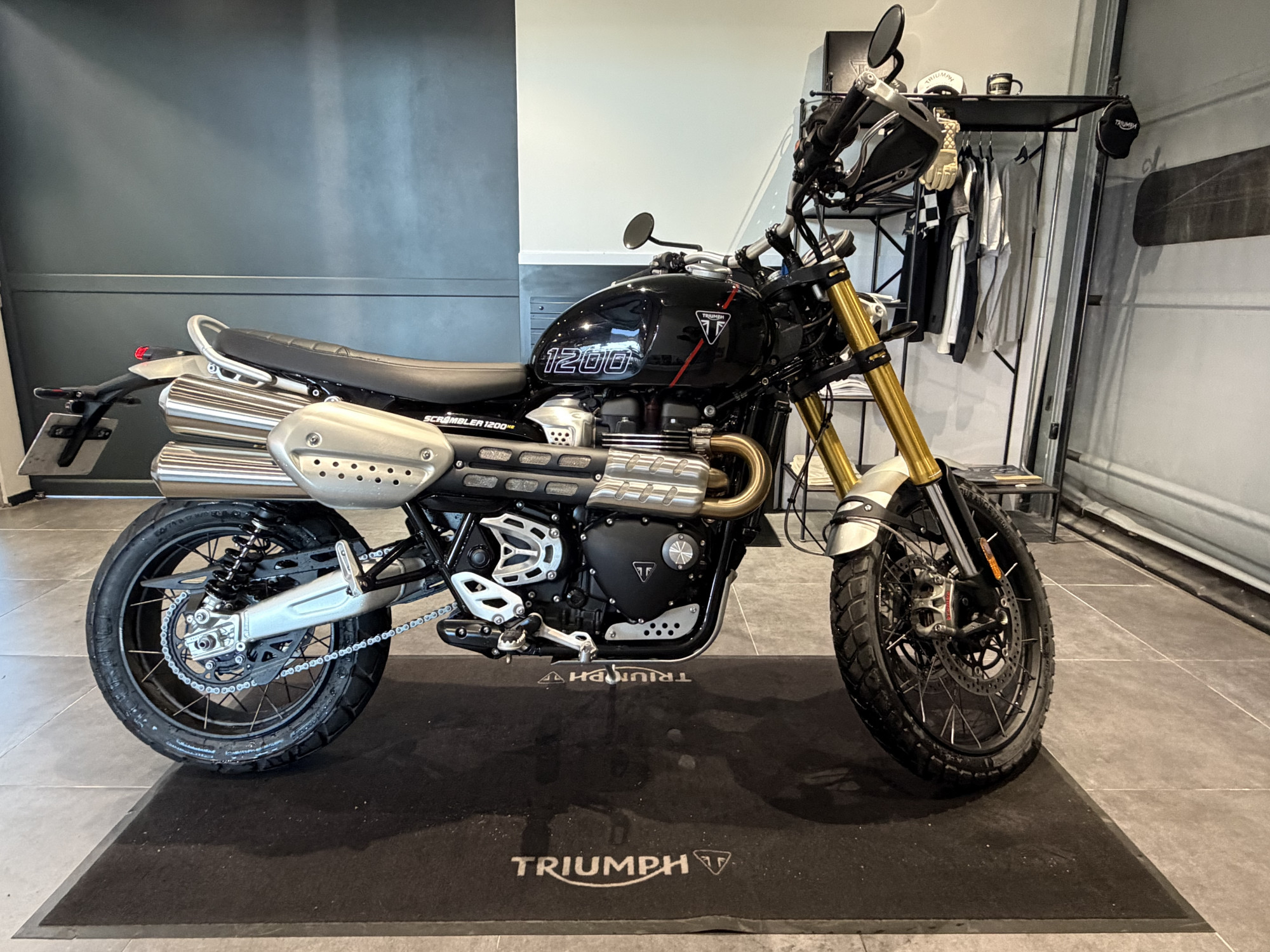 TRIUMPH SCRAMBLER 1200 XE