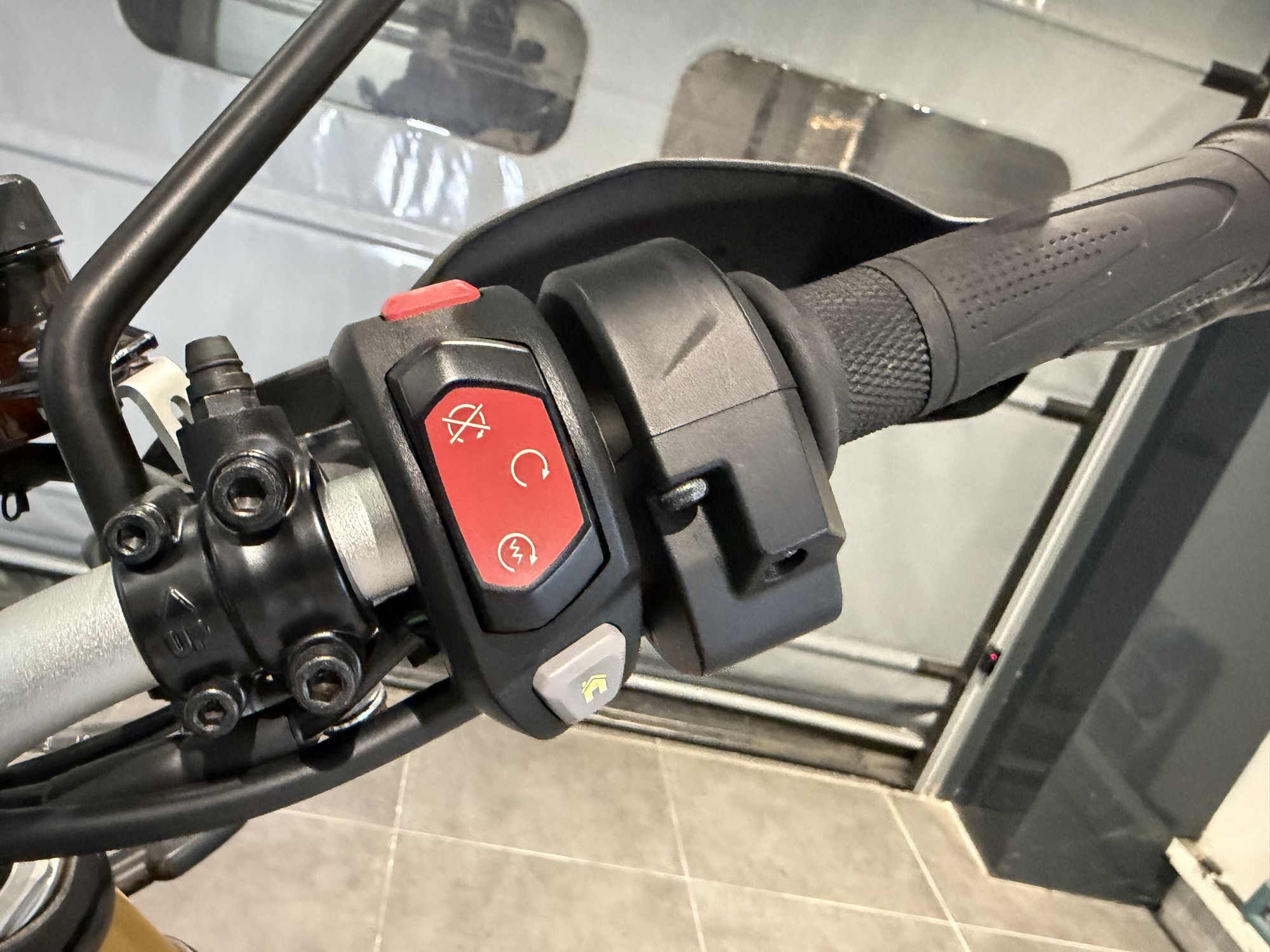 TRIUMPH SCRAMBLER 1200 XE – Image 16