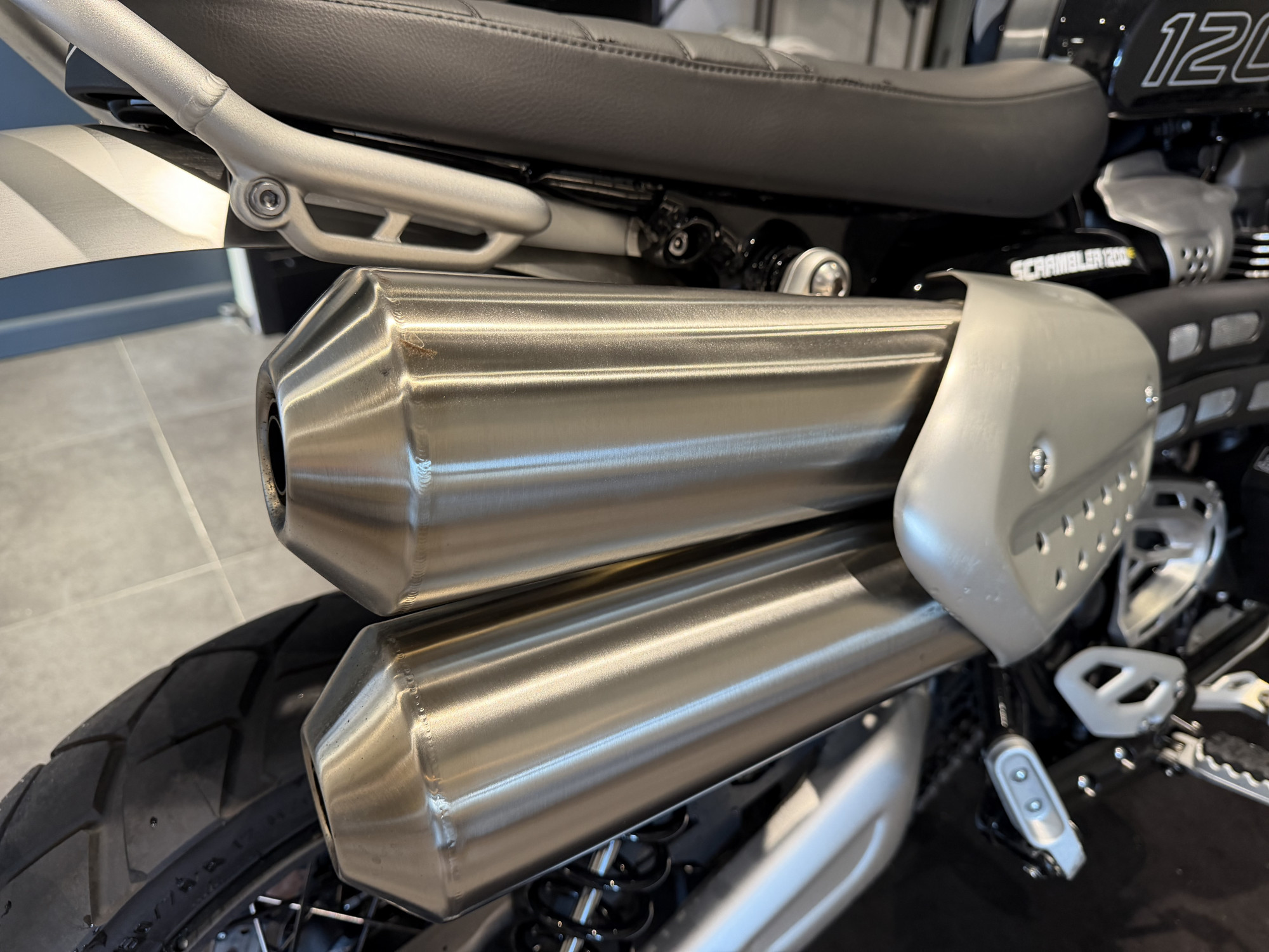 TRIUMPH SCRAMBLER 1200 XE – Image 17