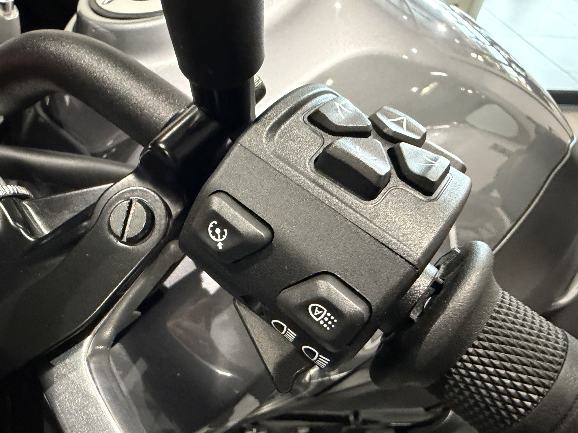 TRIUMPH TIGER SPORT 800 – Image 10