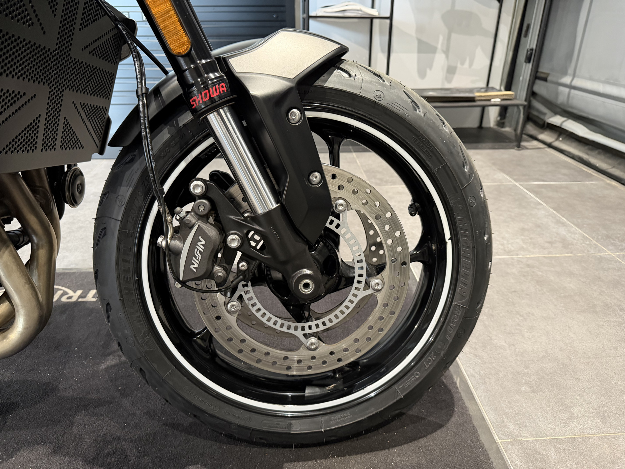 TRIUMPH TRIDENT 660 - BRIDABLE A2 – Image 11