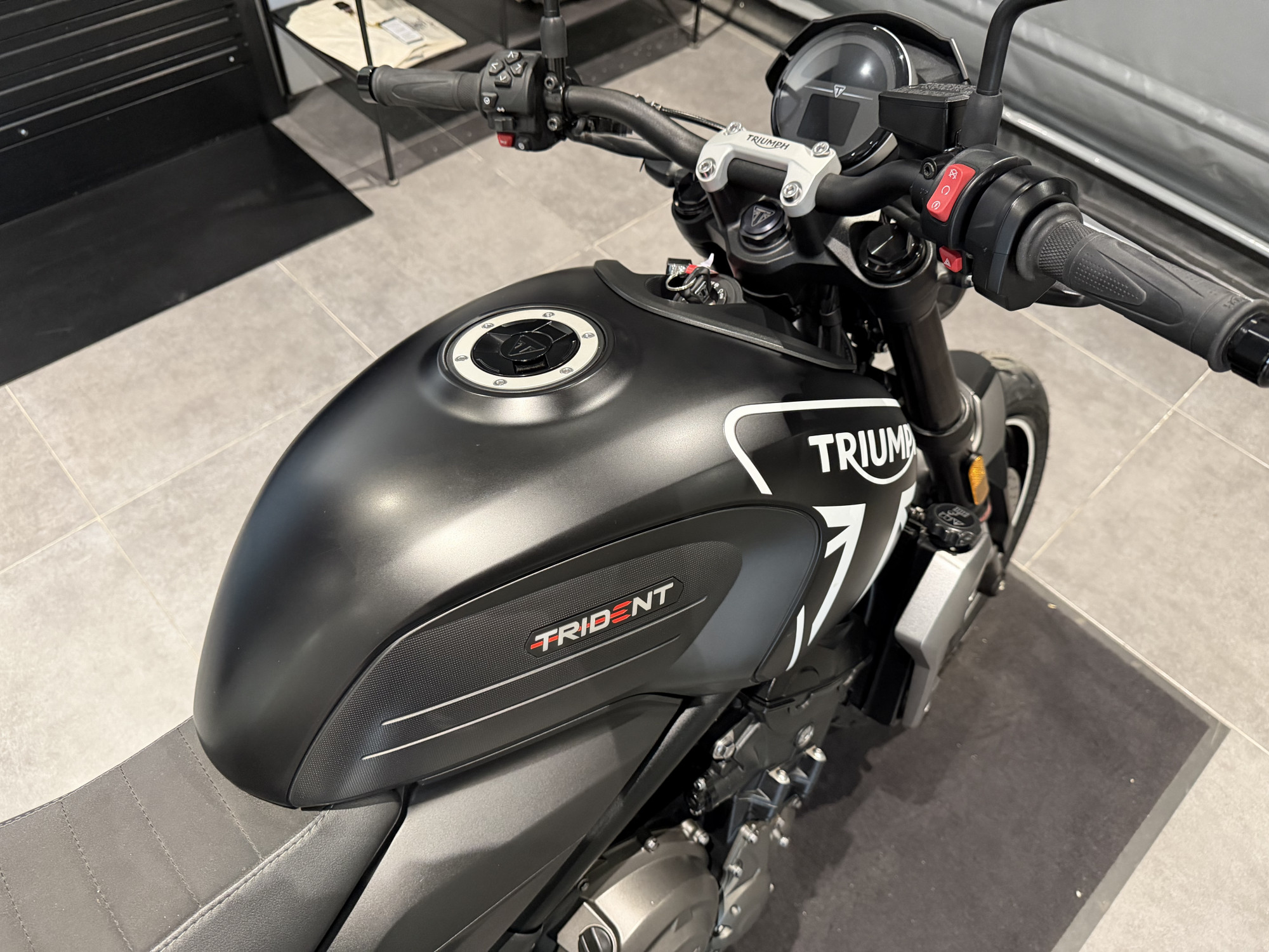 TRIUMPH TRIDENT 660 - BRIDABLE A2 – Image 14