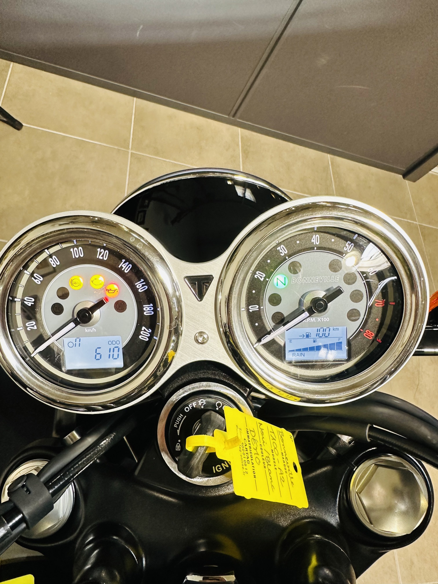 TRIUMPH BONNEVILLE T100 A2 (DEBRIDAGE POSSIBLE) – Image 5