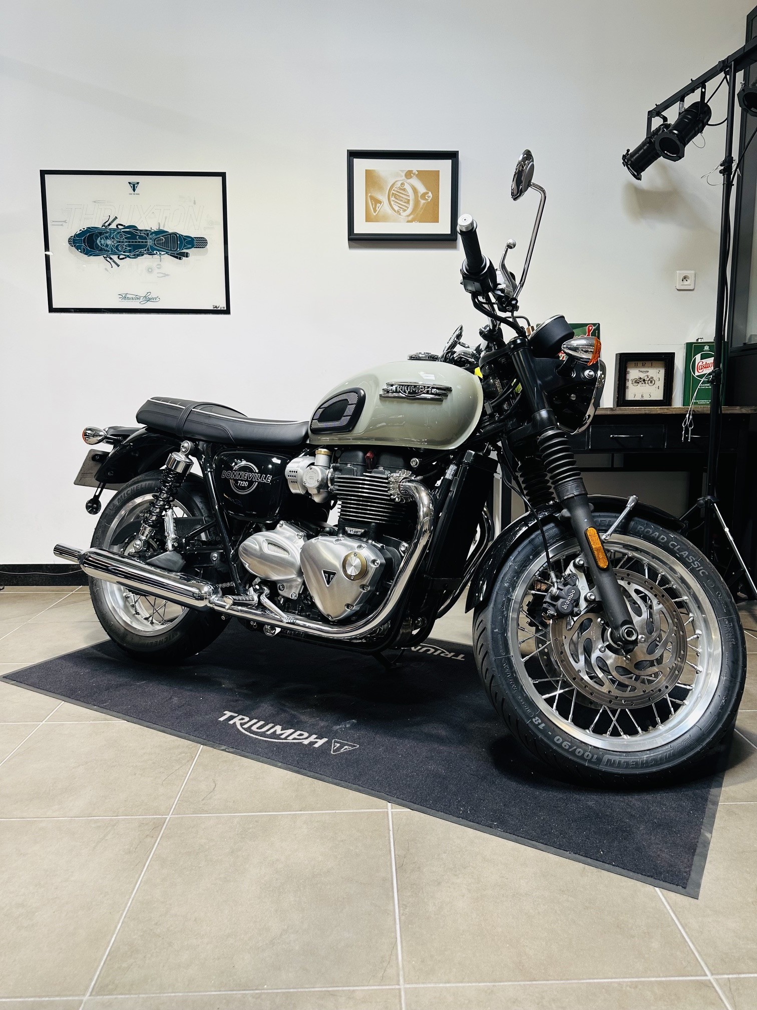 TRIUMPH BONNEVILLE T120 (BRIDAGE A2 POSSIBLE)