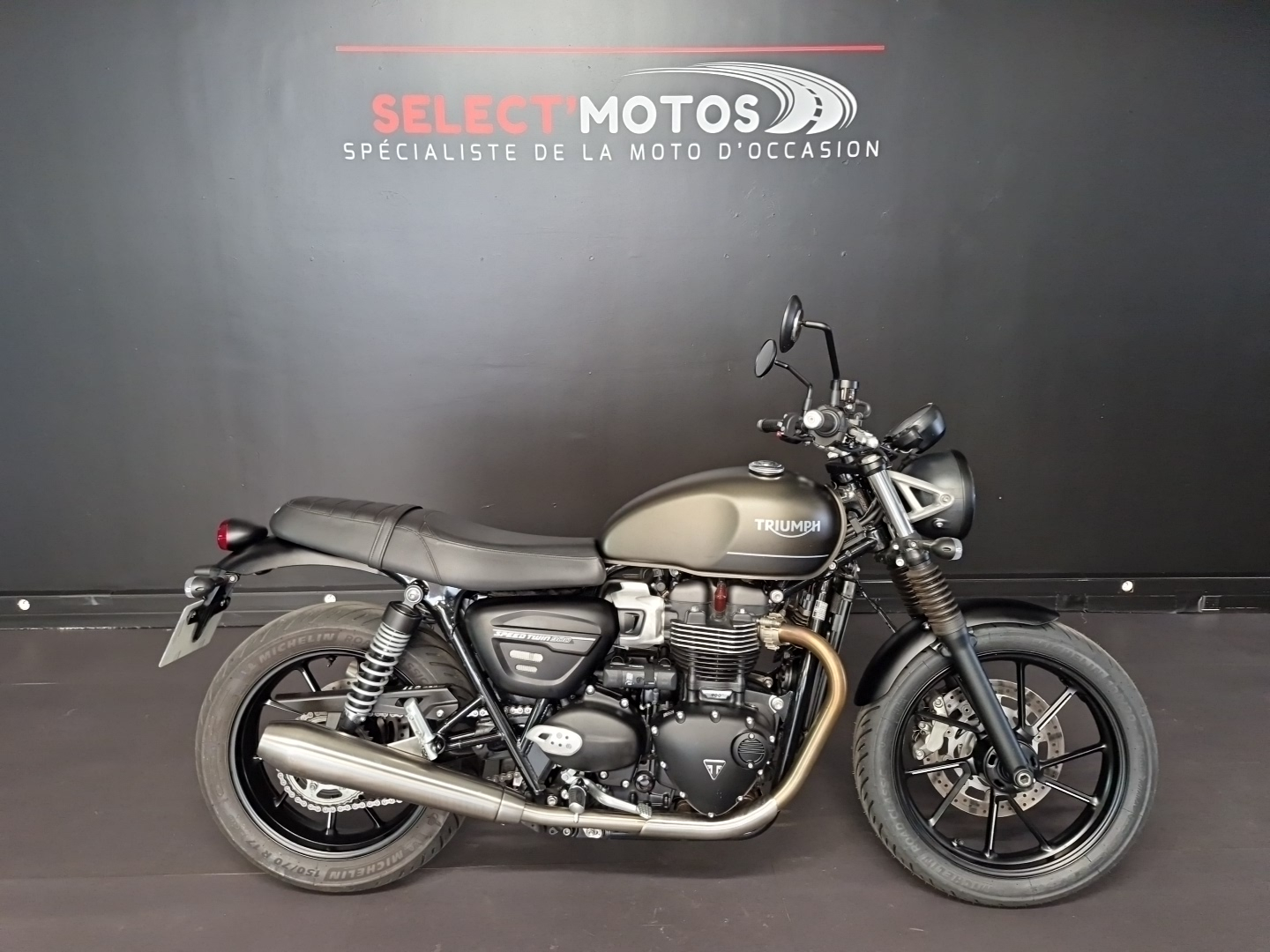 TRIUMPH SPEED TWIN 900