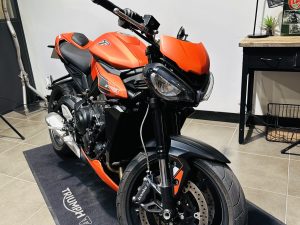 TRIUMPH STREET TRIPLE 765 R