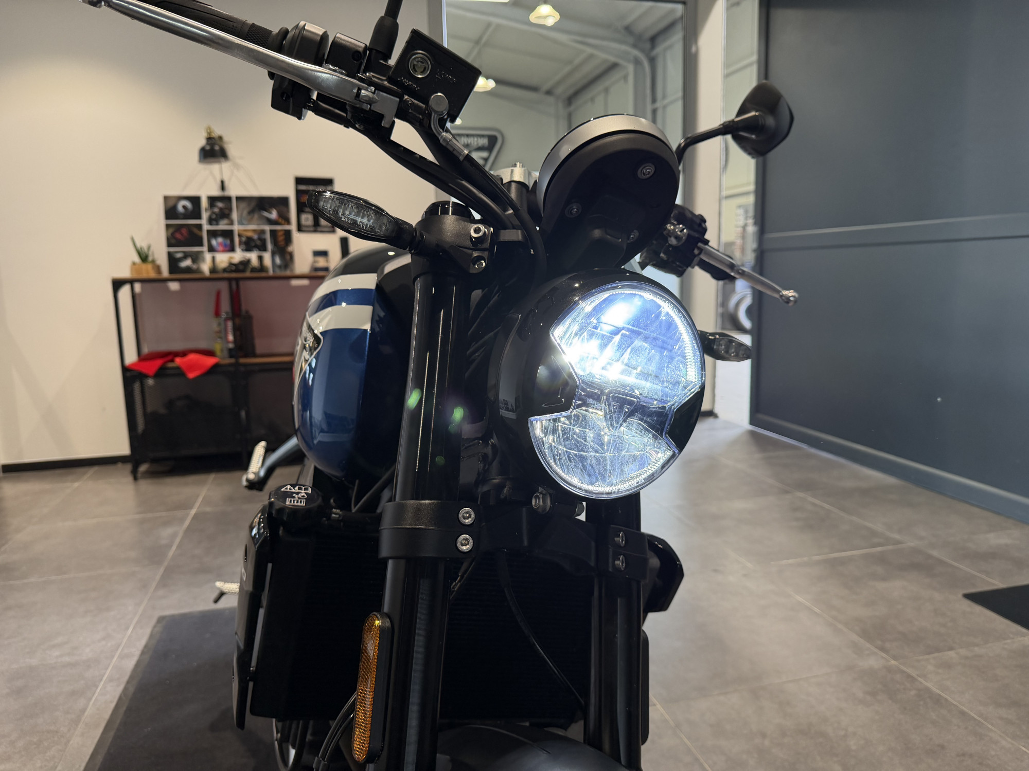 TRIUMPH TRIDENT 660 - A2 – Image 11