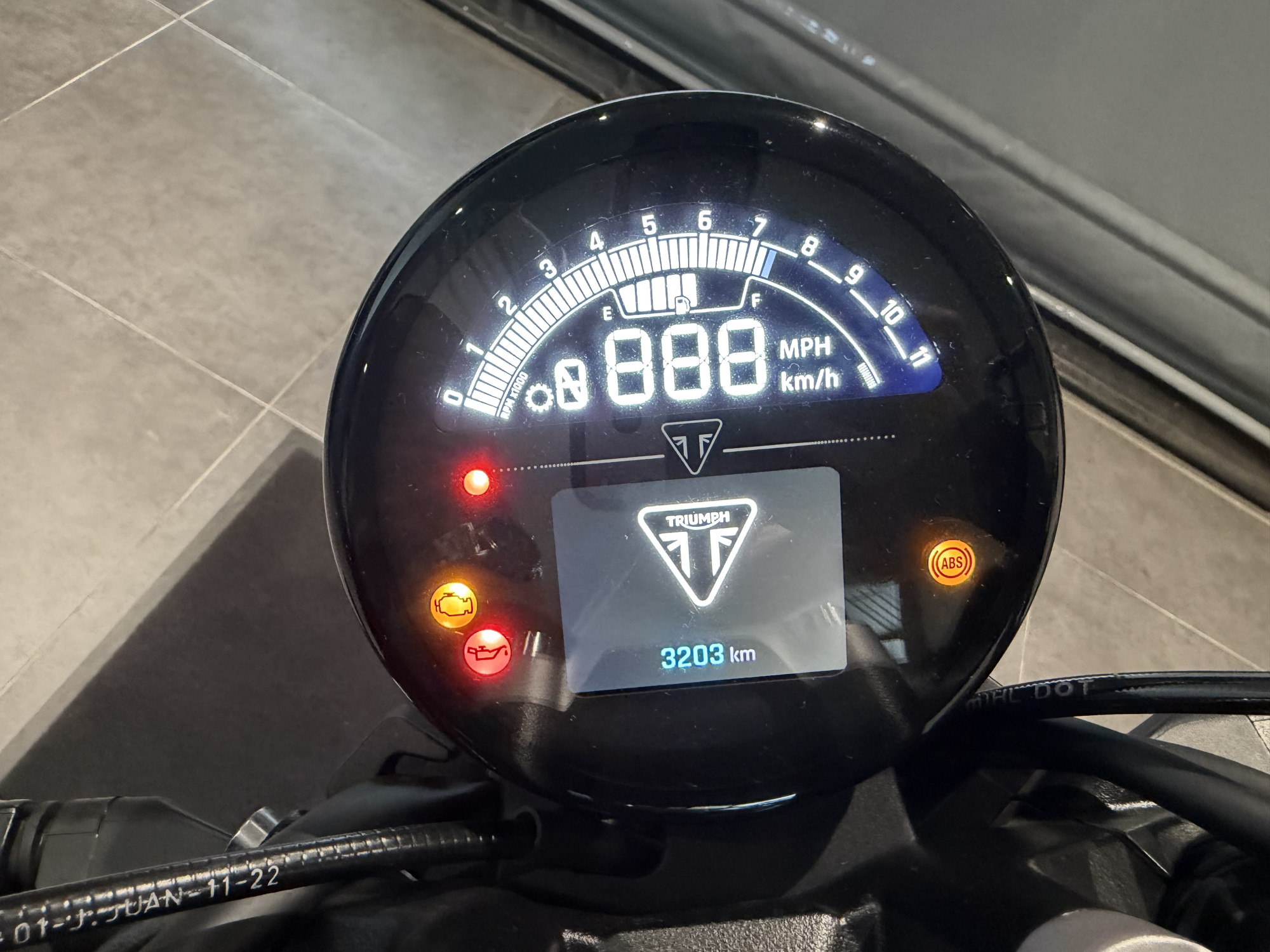 TRIUMPH TRIDENT 660 - BRIDABLE A2 – Image 10