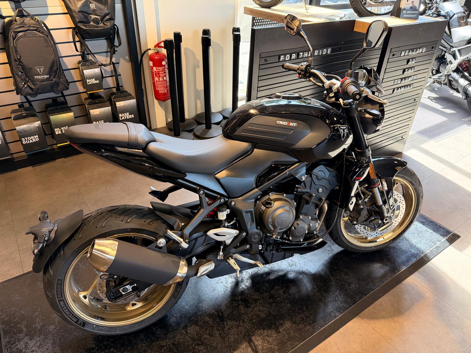 TRIUMPH TRIDENT 800 – Image 2