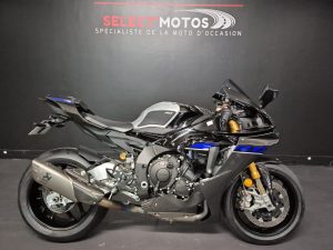 YAMAHA R1M