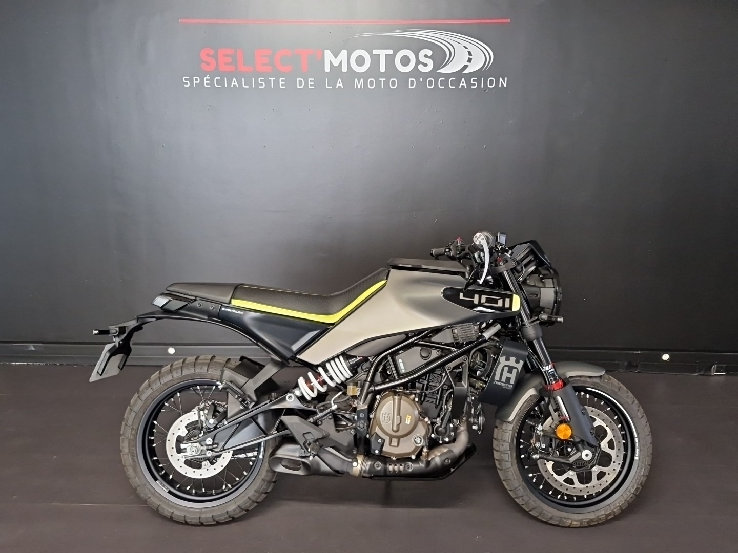 HUSQVARNA SVARTPILEN 401