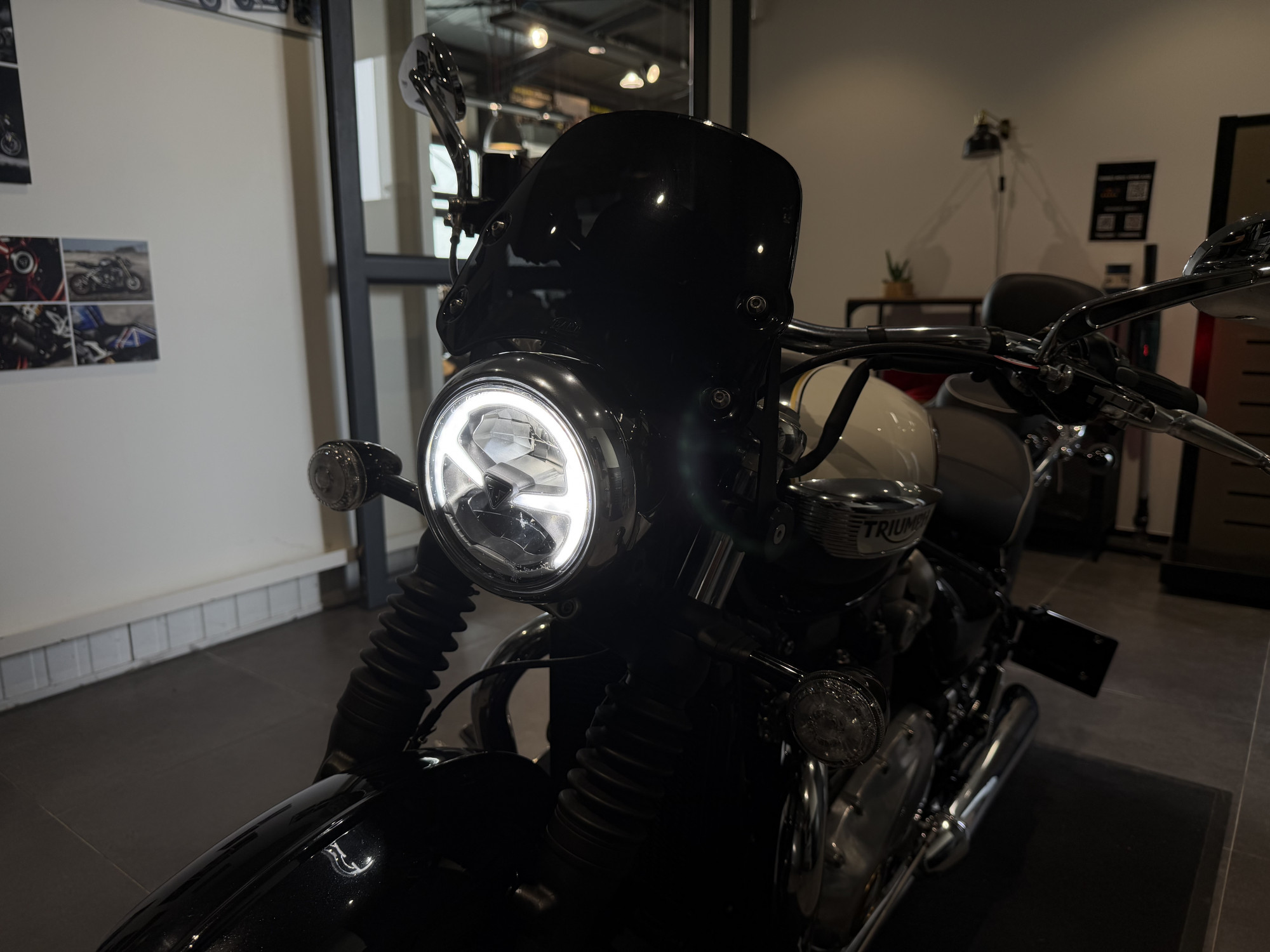 TRIUMPH BONNEVILLE SPEEDMASTER 1200 – Image 12