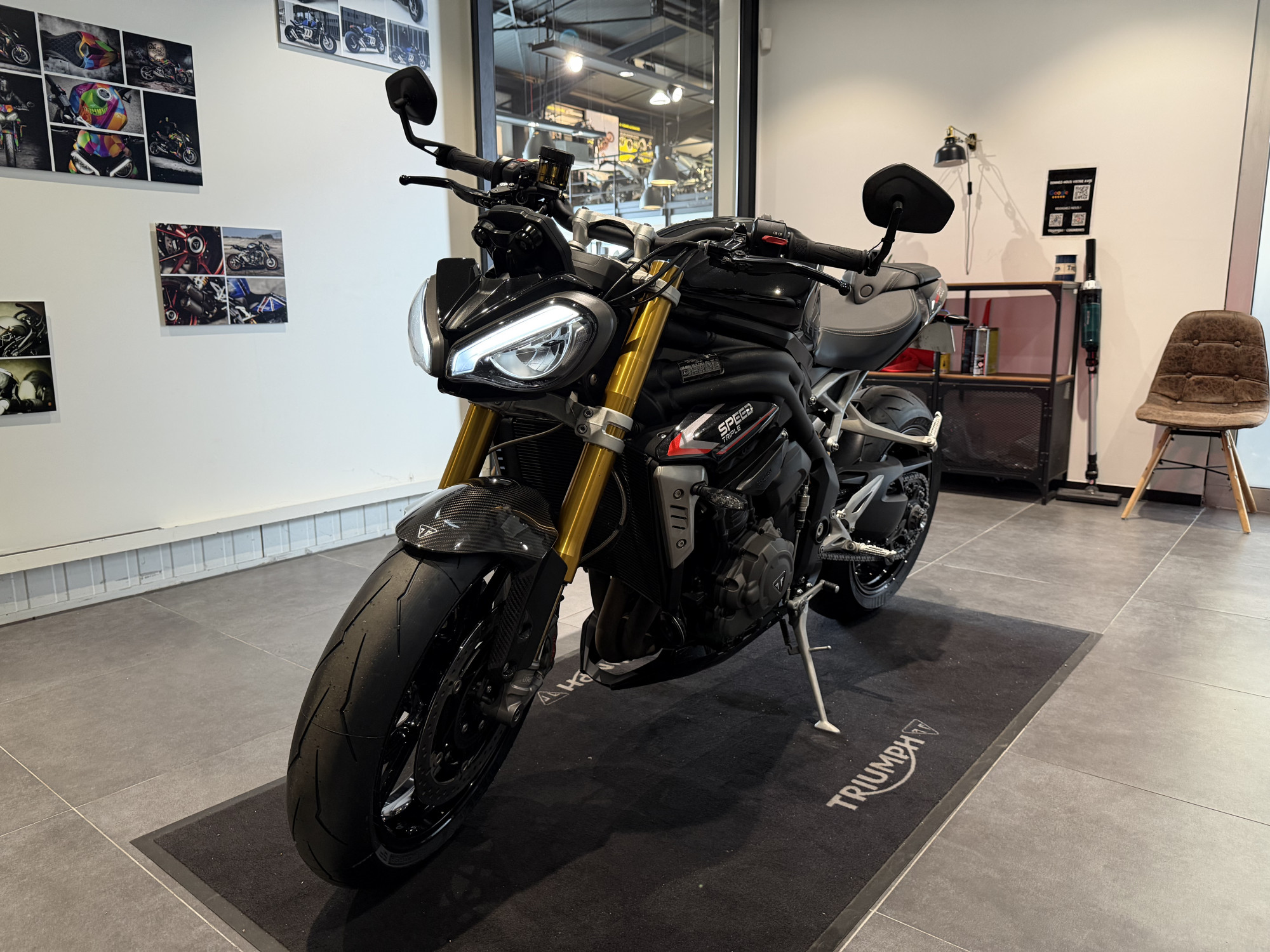 TRIUMPH SPEED TRIPLE 1200 RS – Image 3