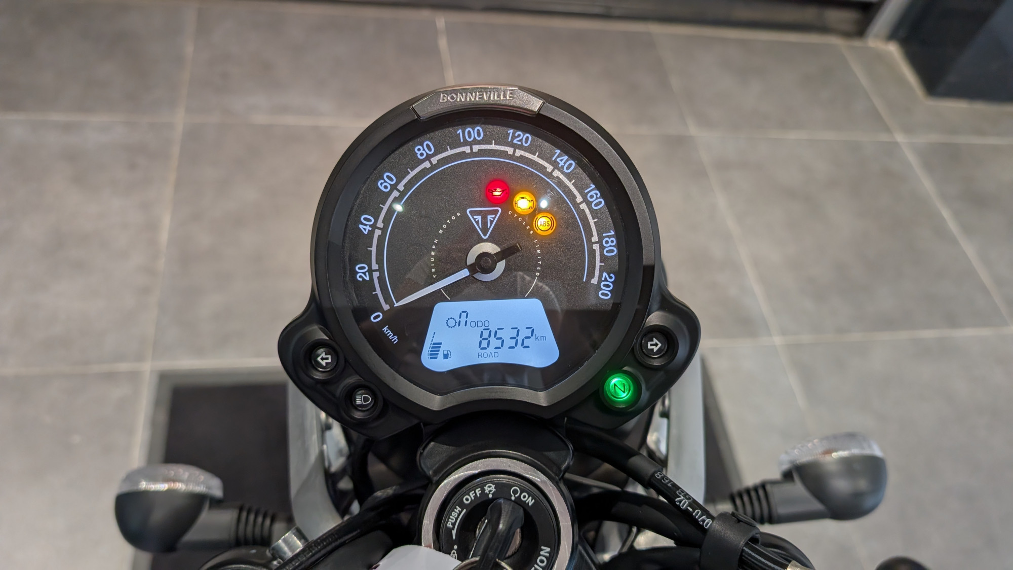TRIUMPH SPEED TWIN 900 – Image 8