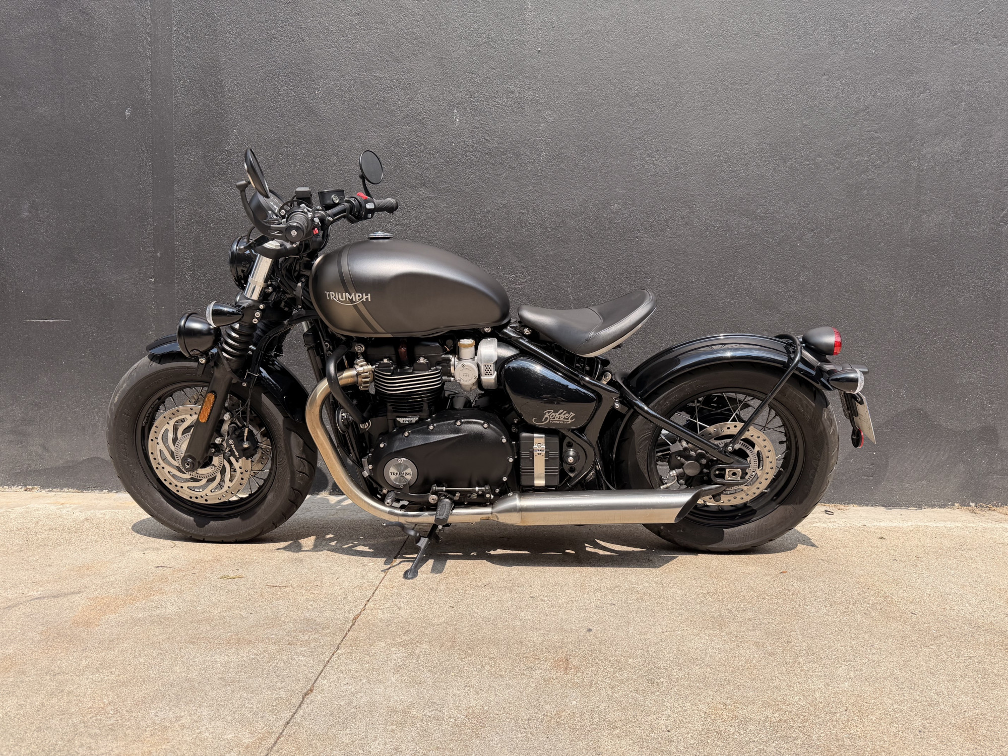 TRIUMPH BONNEVILLE BOBBER – Image 3