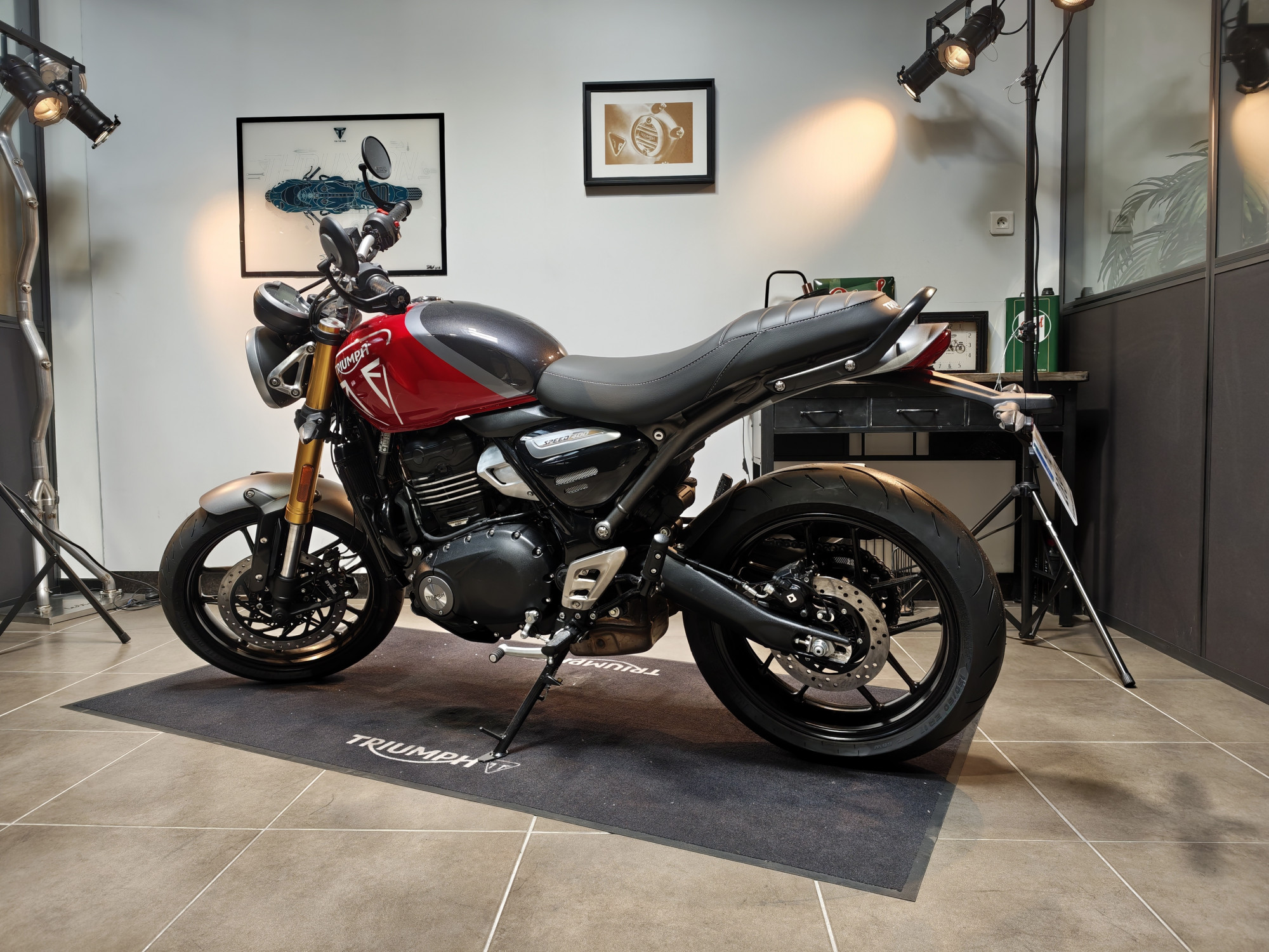 TRIUMPH SPEED 400 – Image 3