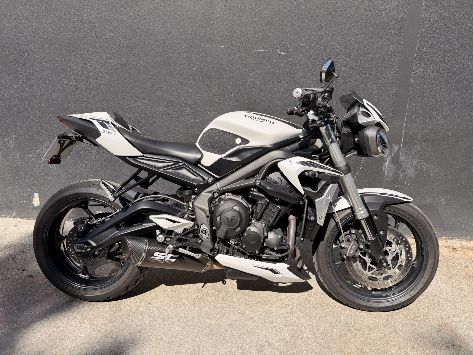 TRIUMPH STREET TRIPLE 660 S A2 – Image 2