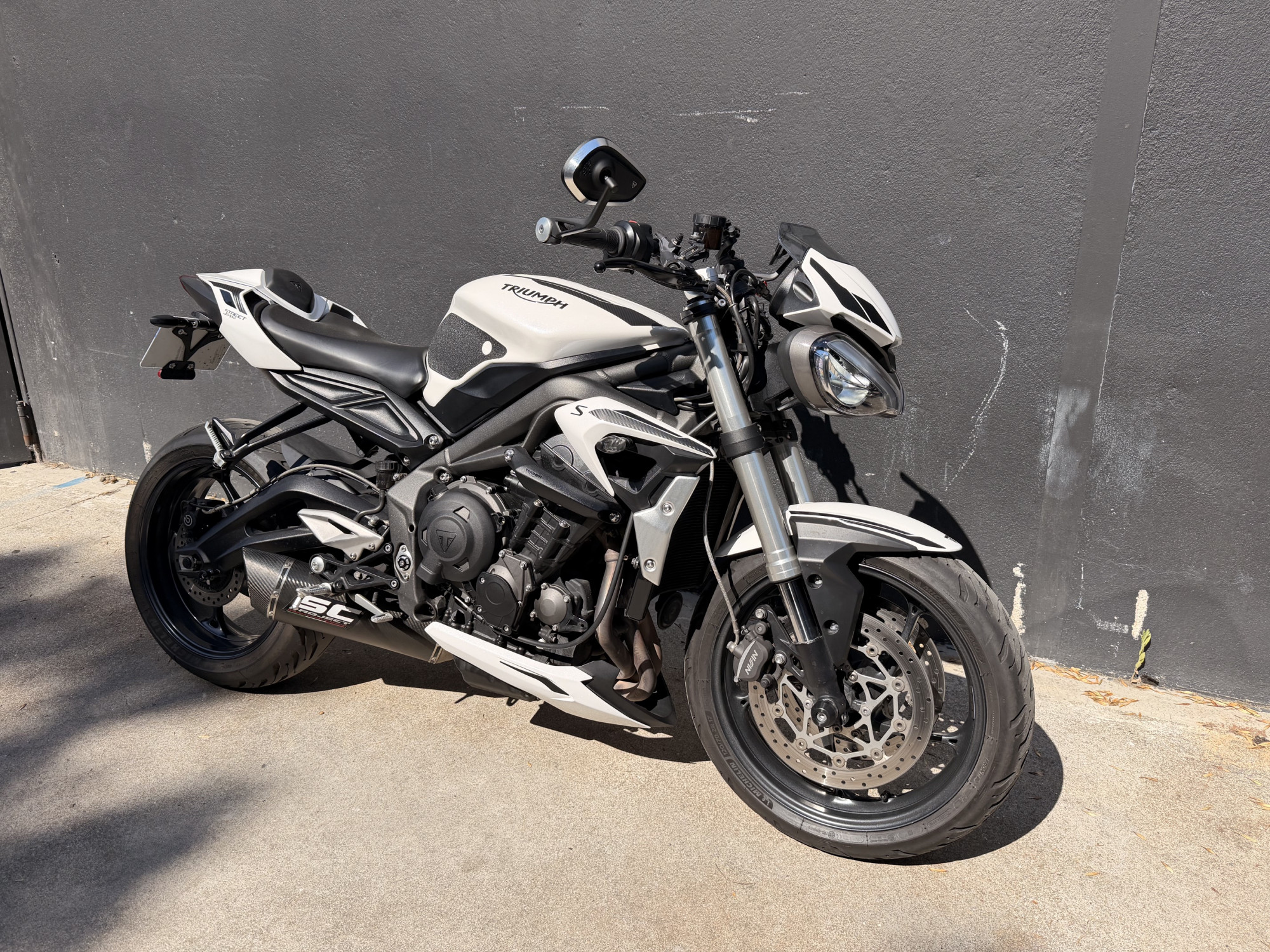 TRIUMPH STREET TRIPLE 660 S A2