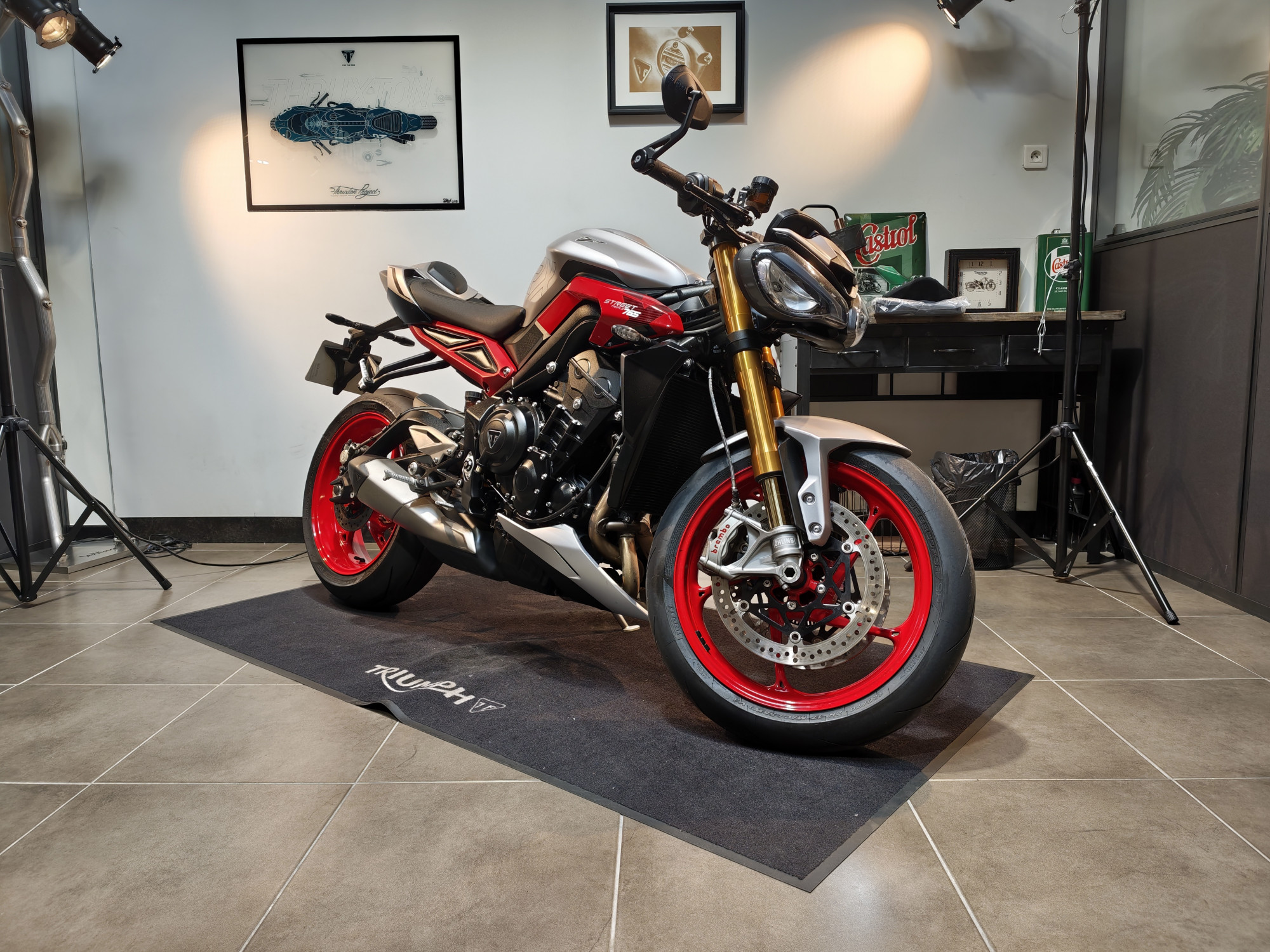 TRIUMPH STREET TRIPLE 765 RX
