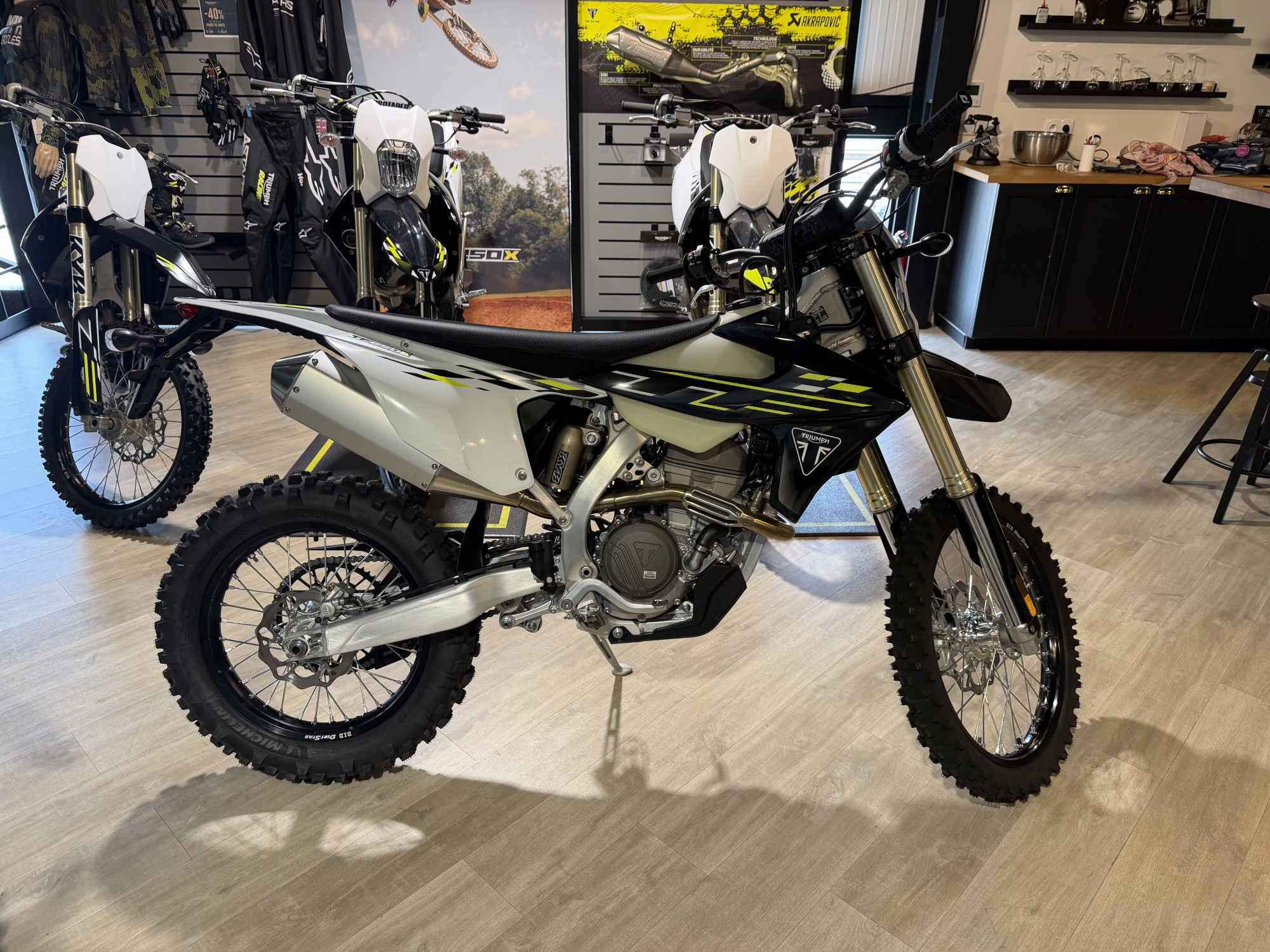 TRIUMPH TF 250-E