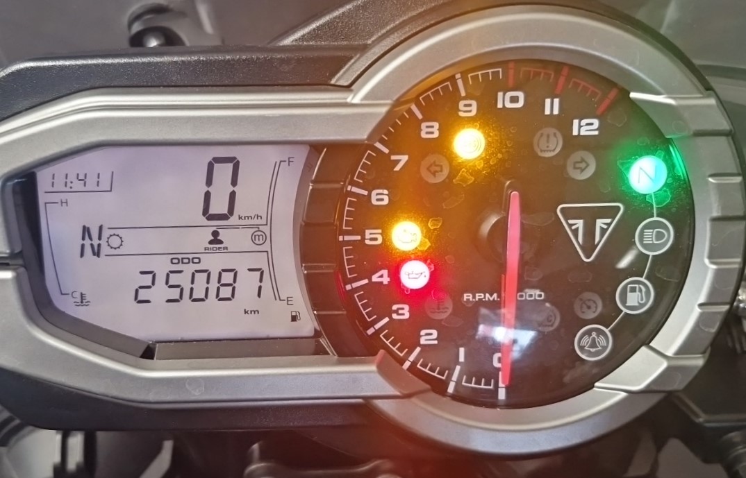 TRIUMPH TIGER 800 XRX – Image 5