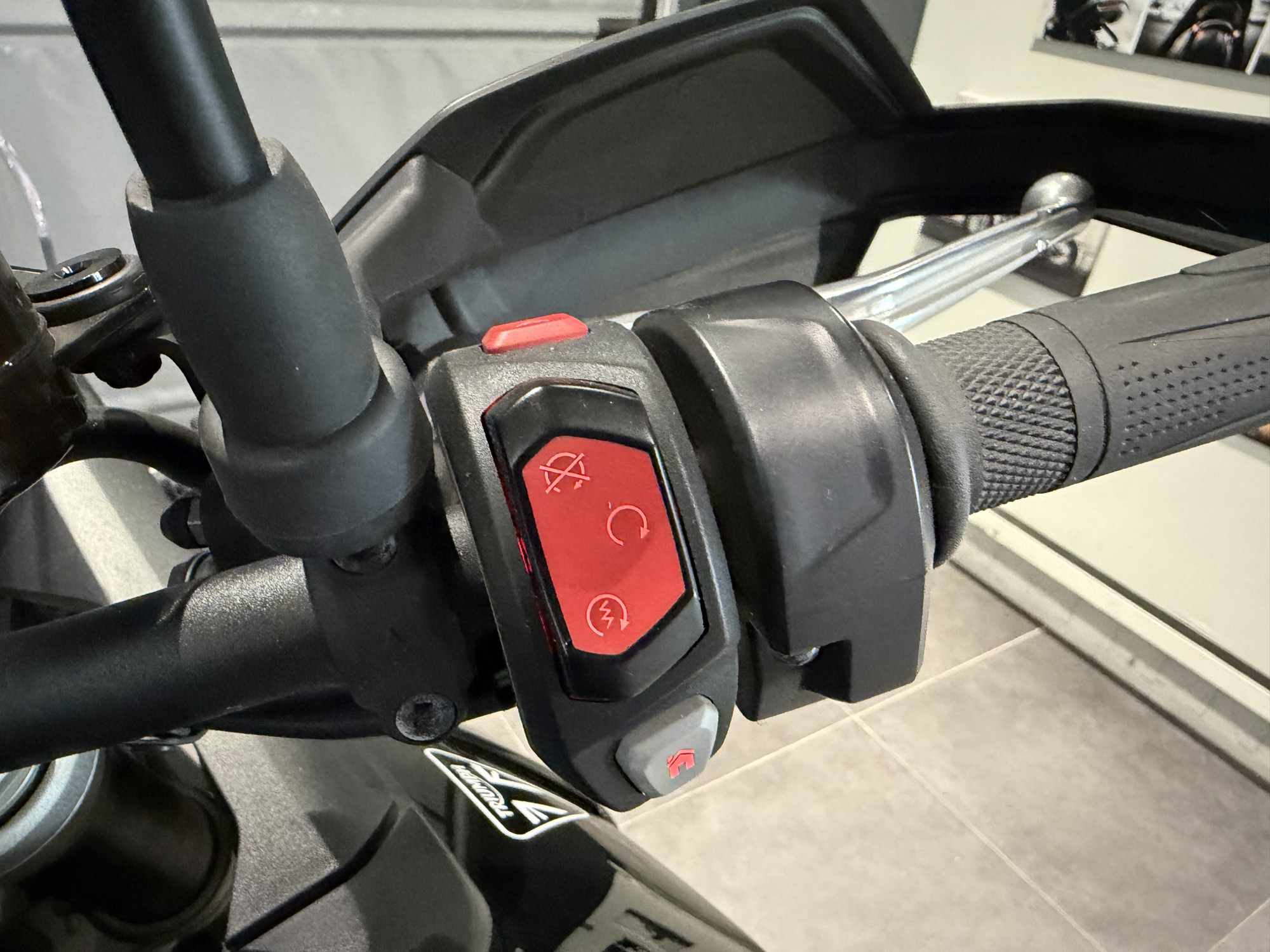 TRIUMPH Tiger 900 GT PRO – Image 12
