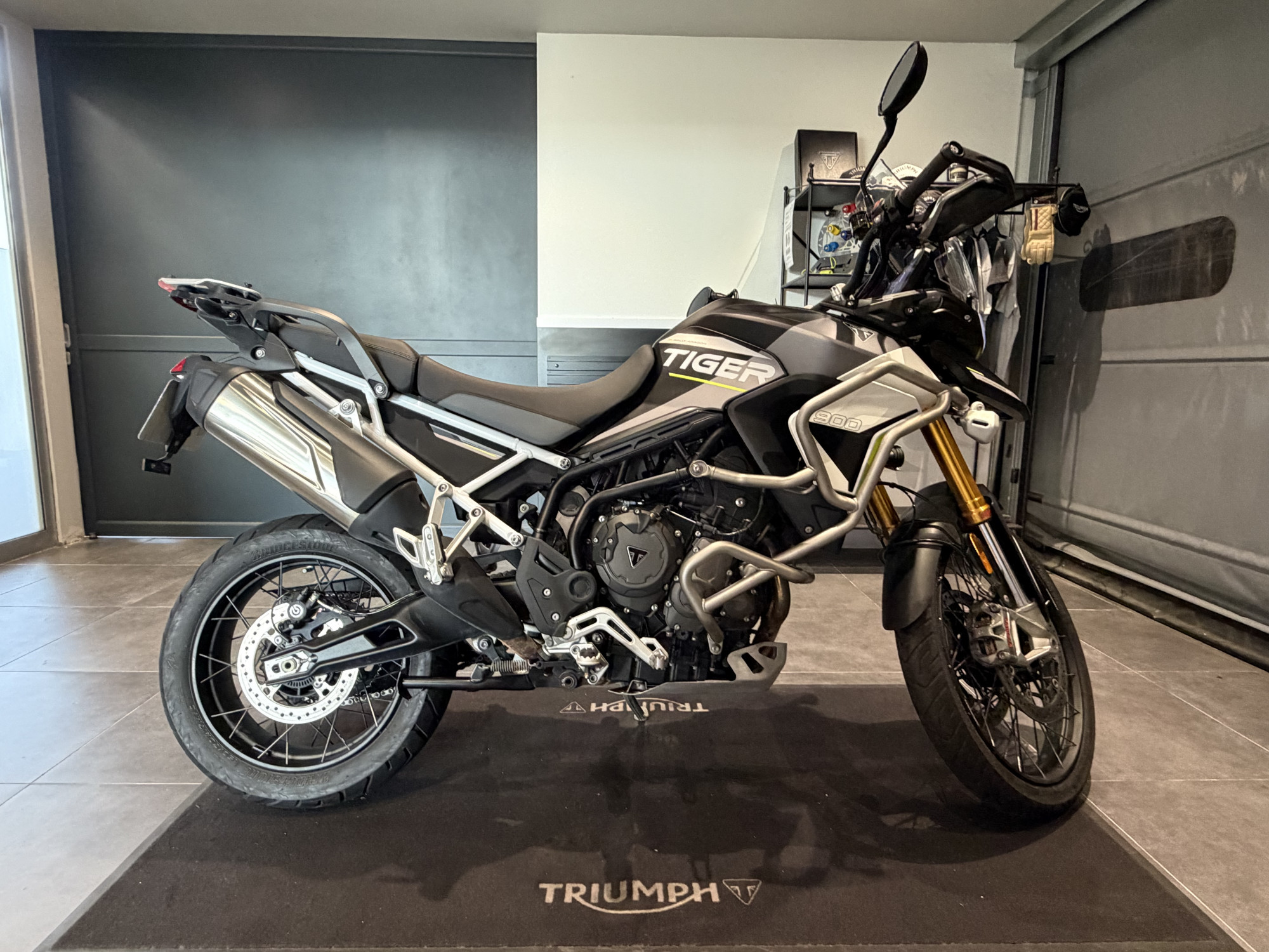 TRIUMPH Tiger 900 Rally Aragon Edition - AVEC TOP CASE