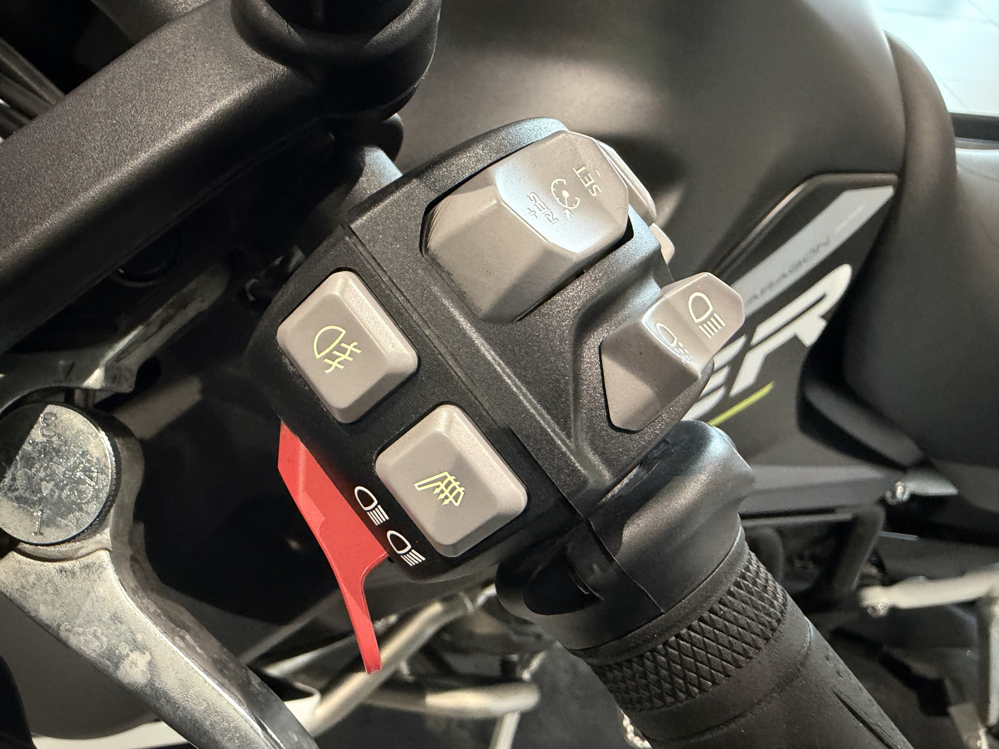 TRIUMPH Tiger 900 Rally Aragon Edition - AVEC TOP CASE – Image 13