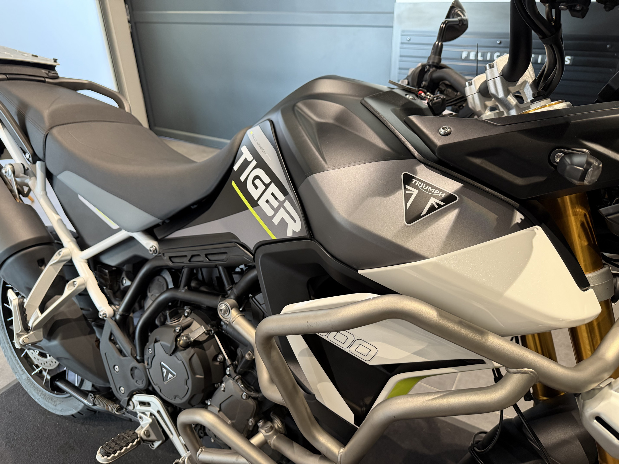 TRIUMPH Tiger 900 Rally Aragon Edition - AVEC TOP CASE – Image 8